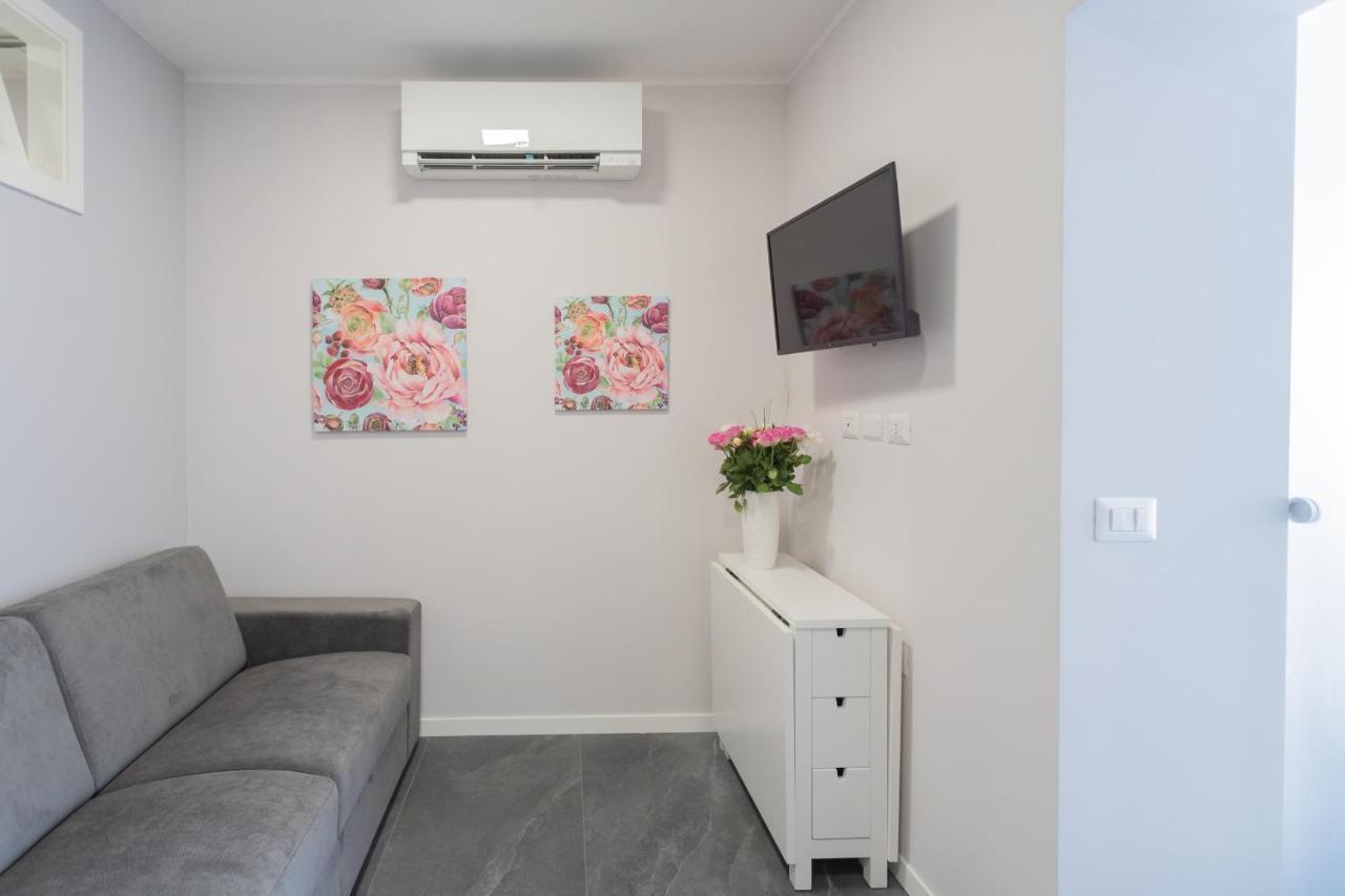Sant'Agostino Apartments By Rent All Como Eksteriør bilde